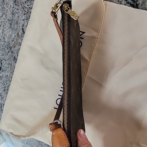 Louis Vuitton Pochette Vintage w/Dust Bag - Picture 11 of 16